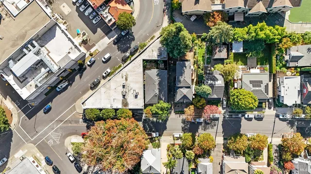 $975,000 | 1325 Calistoga Avenue, Napa, CA 94559