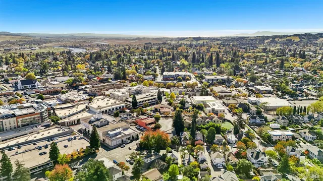 $975,000 | 1325 Calistoga Avenue, Napa, CA 94559