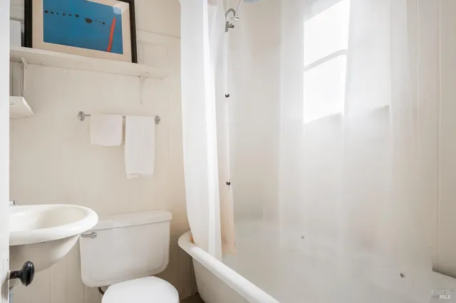 $975,000 | 1325 Calistoga Avenue, Napa, CA 94559