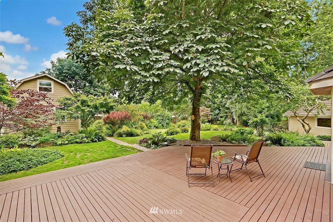 220 174th Street Southwest Bothell, WA 98012 - Photo 23 of 35 a view of a backyard with sitting area