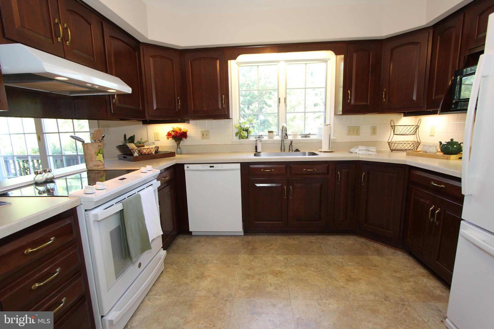 6670 Springhill Drive Frederick, MD 21702 - Photo 14 of 98 Kitchen, view 4