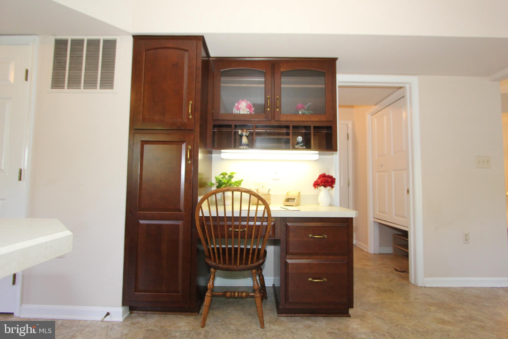 6670 Springhill Drive Frederick, MD 21702 - Photo 19 of 98 Handy kitchen organizer/laptop station