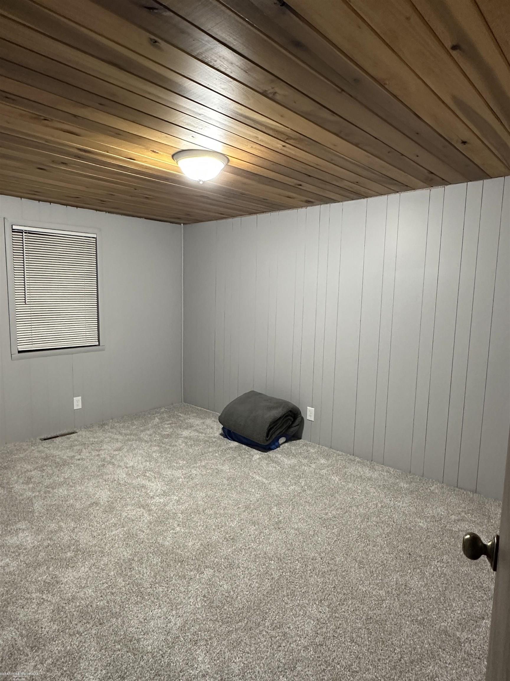 9645 Webster Road Freeland, MI 48623 - Photo 10 of 16