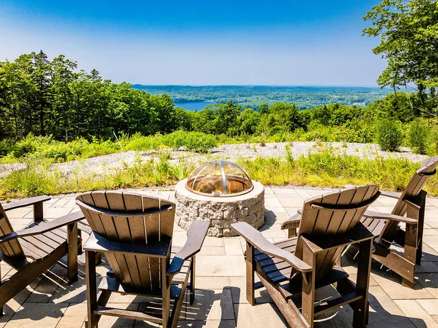 $975,000 | 107 Acadian Oak Lane, Sedgwick, ME 04676