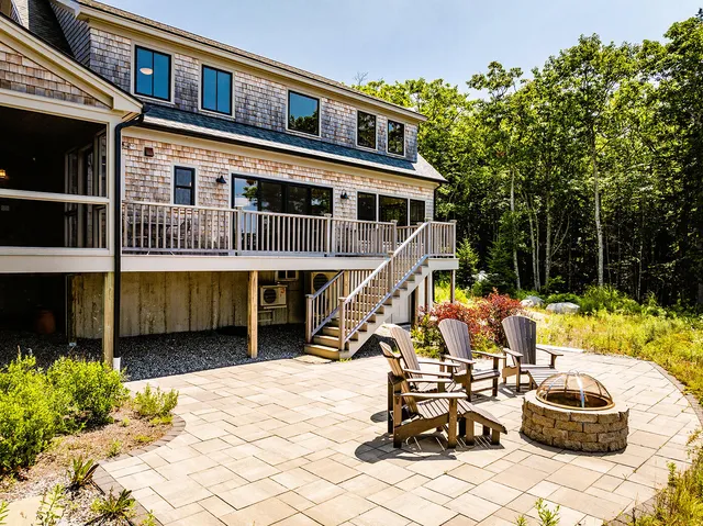 $975,000 | 107 Acadian Oak Lane, Sedgwick, ME 04676