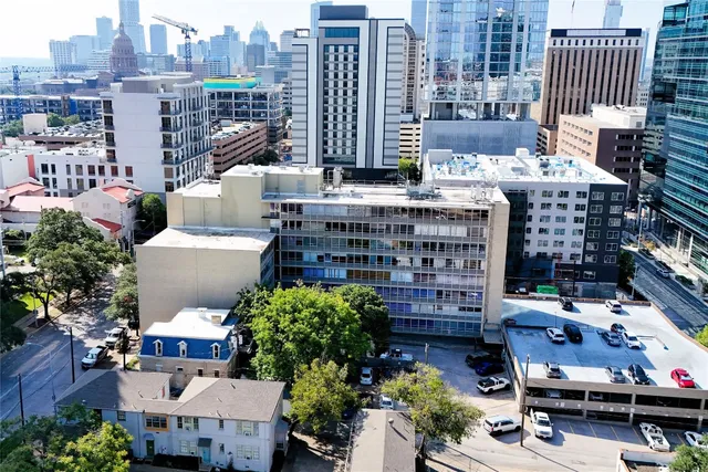 $1,700 | 1800 Lavaca Street, Unit 307, Austin, TX 78701