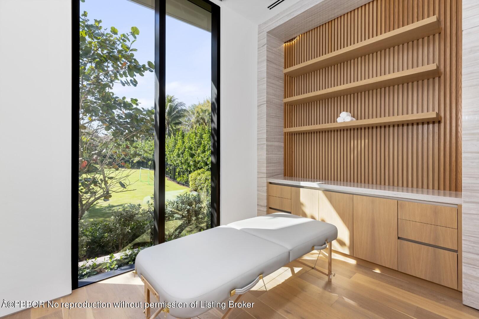 310 South Beach Road Jupiter Island, FL 33455 - Photo 19 of 32 Spa