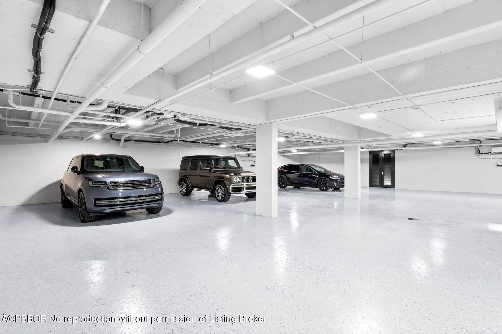 310 South Beach Road Jupiter Island, FL 33455 - Photo 27 of 32 Garage