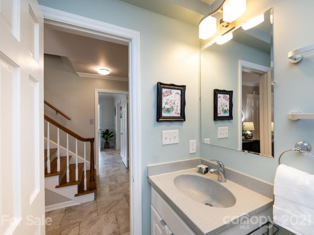 5934 Kirkpatrick Road Charlotte, NC 28211 - Photo 8 of 47 Gallery Image 8