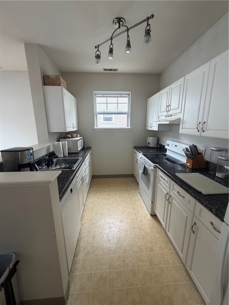 90 Mill Street, Unit 201 Woonsocket, RI 02895 - Photo 7 of 15