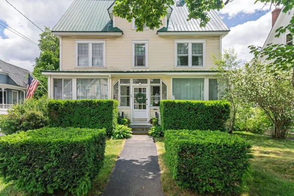 $500,000 | 73 Gilford Avenue, Laconia, NH 03246