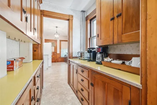 $500,000 | 73 Gilford Avenue, Laconia, NH 03246