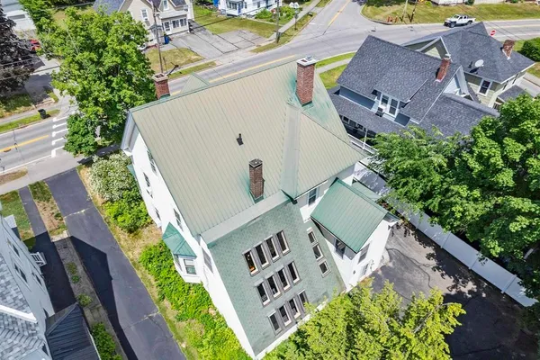 $500,000 | 73 Gilford Avenue, Laconia, NH 03246