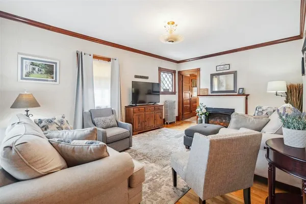 $500,000 | 73 Gilford Avenue, Laconia, NH 03246