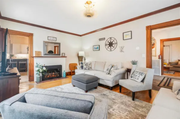 $500,000 | 73 Gilford Avenue, Laconia, NH 03246