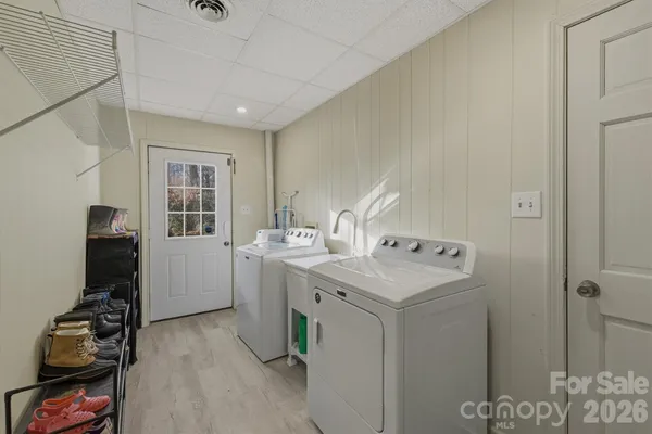 $499,900 | 3132 Stoney Brook Drive, Lenoir, NC 28645