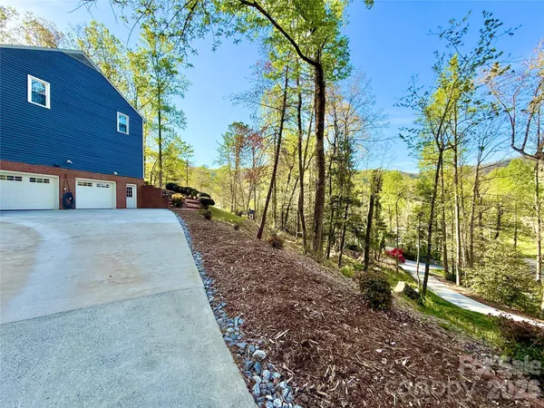 $489,900 | 3132 Stoney Brook Drive, Lenoir, NC 28645