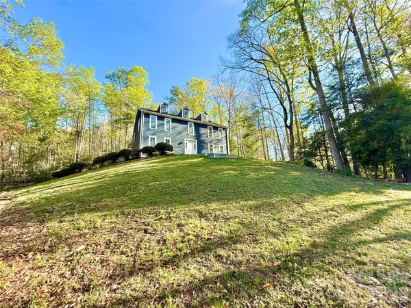 $489,900 | 3132 Stoney Brook Drive, Lenoir, NC 28645