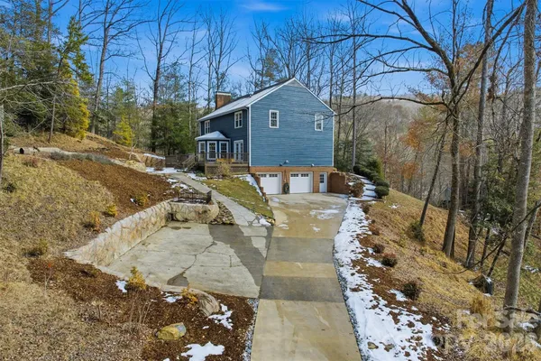 $499,900 | 3132 Stoney Brook Drive, Lenoir, NC 28645