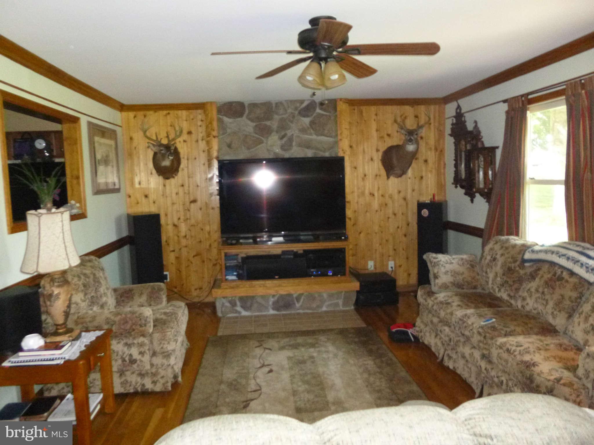 7644 Griffinsburg Road Boston, VA 22713 - Photo 5 of 10 Family Room