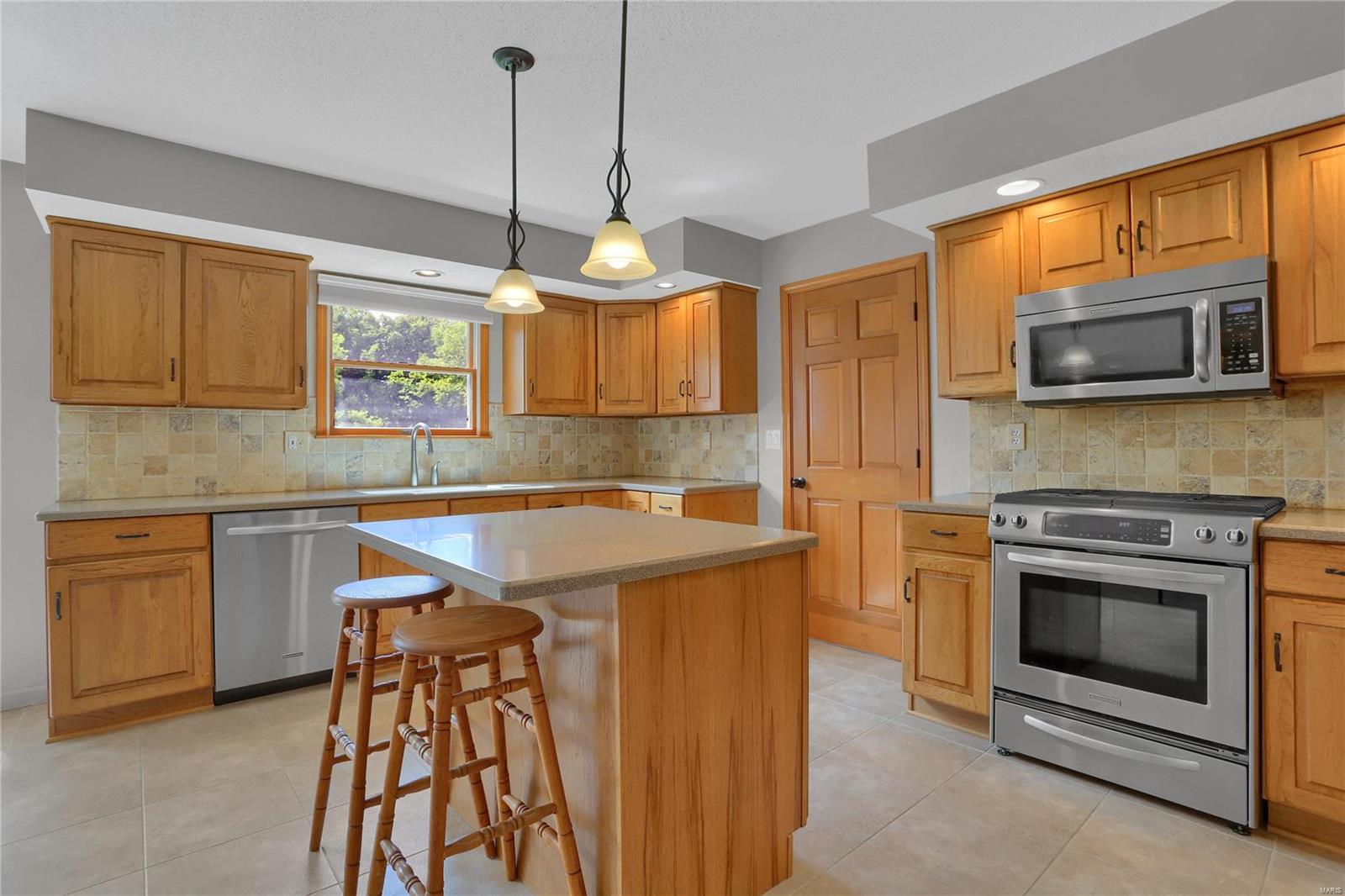 106 Pleasant Ridge Drive Edwardsville, IL 62025 - Photo 12 of 31 Gallery Image 12