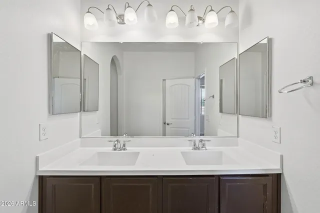 $2,495 | 1367 South Country Club Drive, Unit 1018, Mesa, AZ 85210