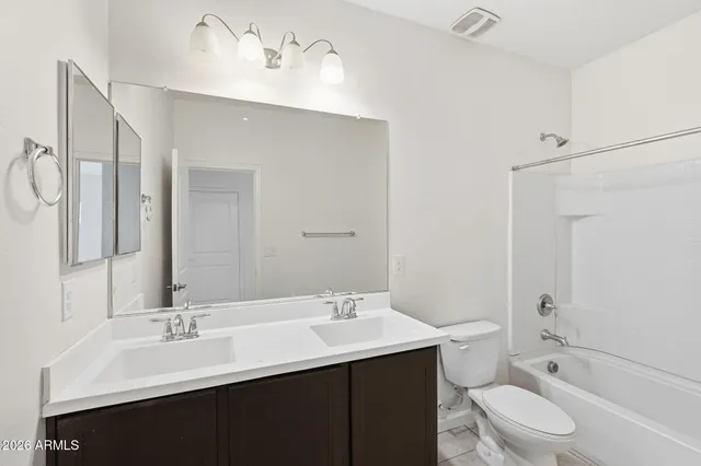 $2,495 | 1367 South Country Club Drive, Unit 1018, Mesa, AZ 85210