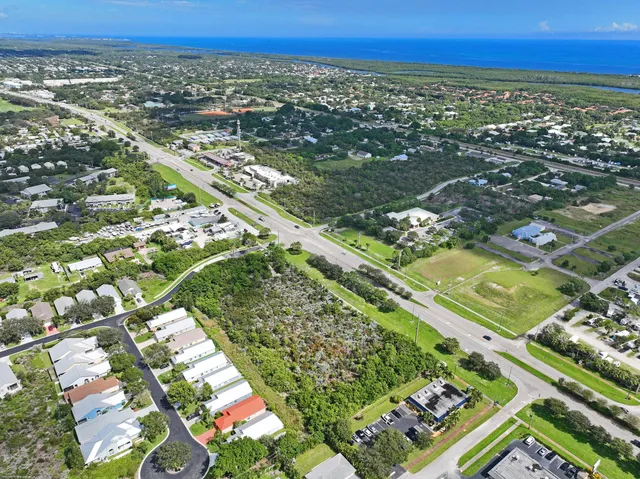 $2,300,000 | 8200 Southeast Sugar Pines Way, Hobe Sound, FL 33455