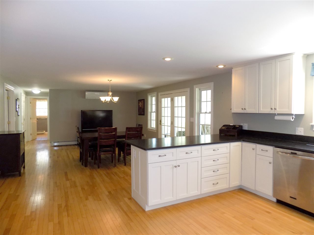 282 Exeter Road Hampton Falls, NH 03844 - Photo 6 of 34