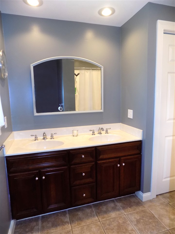 282 Exeter Road Hampton Falls, NH 03844 - Photo 10 of 34
