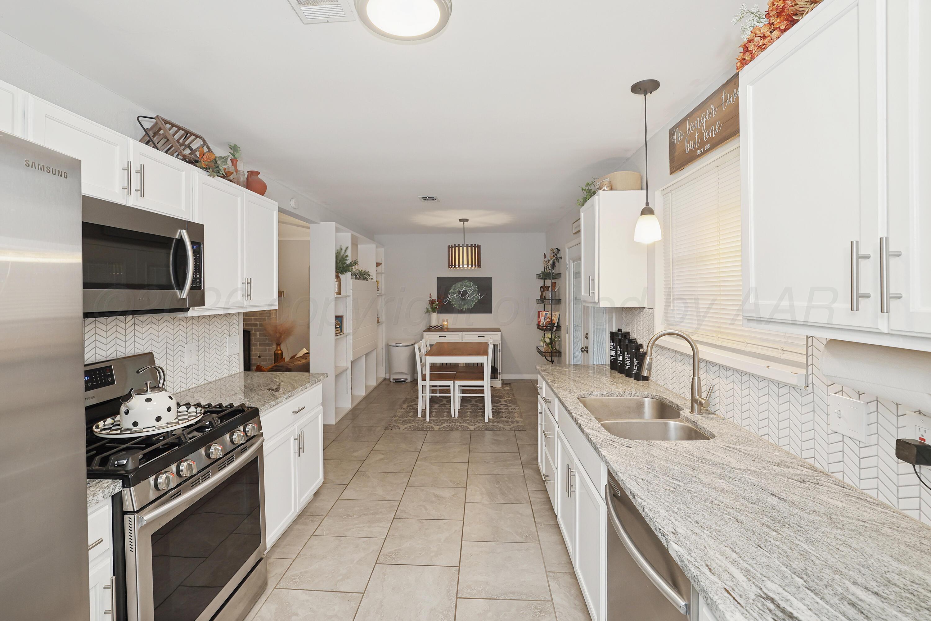 7809 Cervin Drive Amarillo, TX 79121 - Photo 12 of 32 12-Kitchen