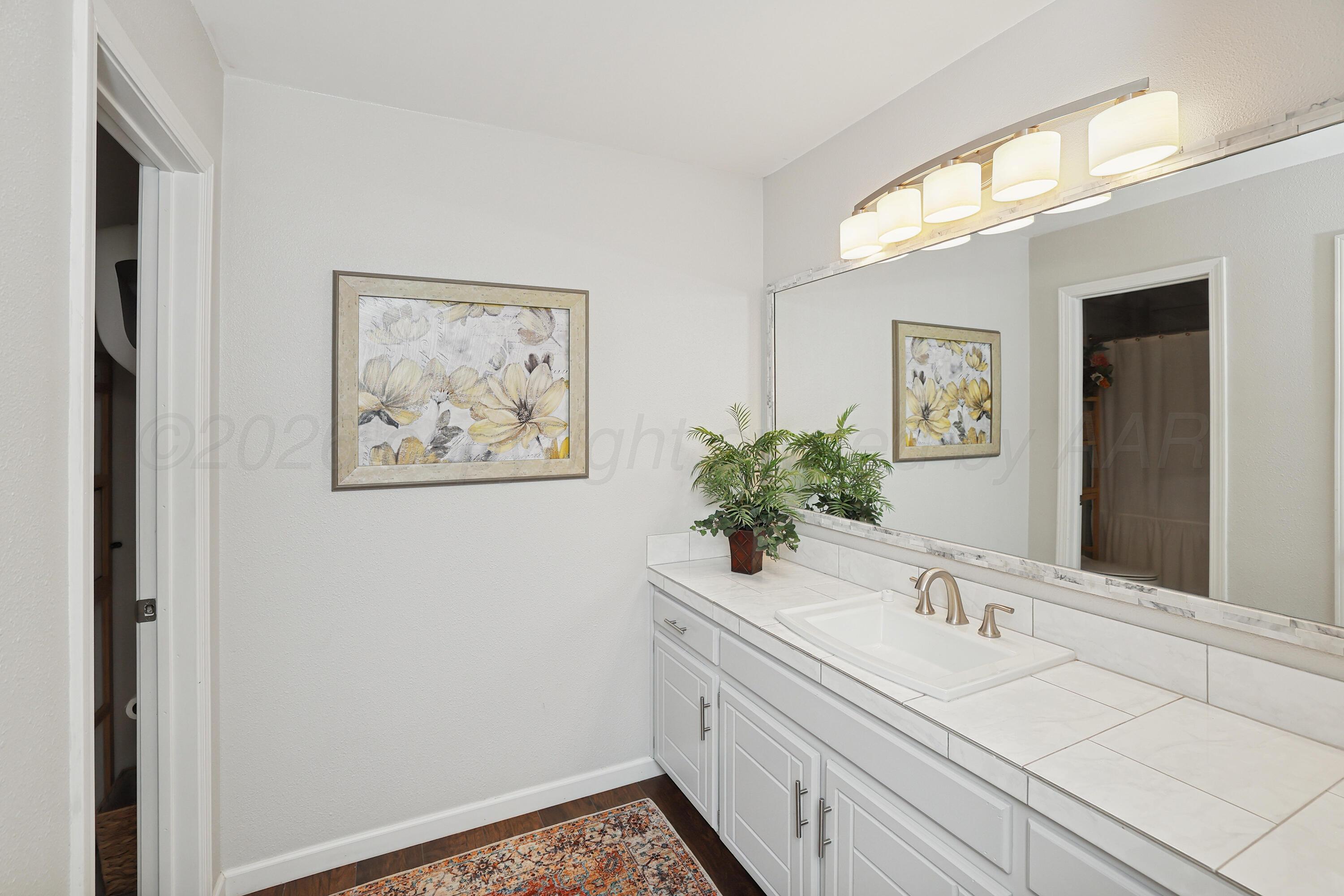 7809 Cervin Drive Amarillo, TX 79121 - Photo 27 of 32 27-Bathroom