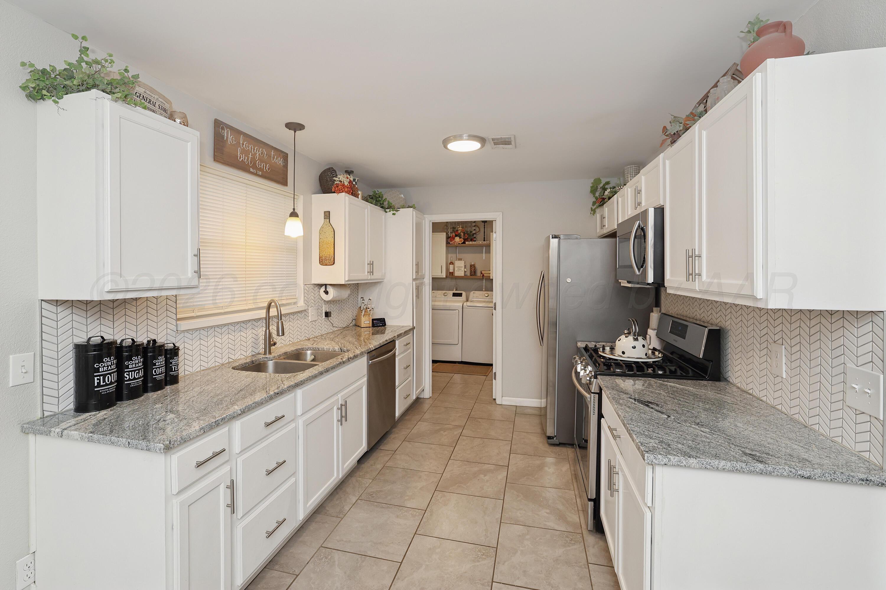 7809 Cervin Drive Amarillo, TX 79121 - Photo 9 of 32 9-Kitchen