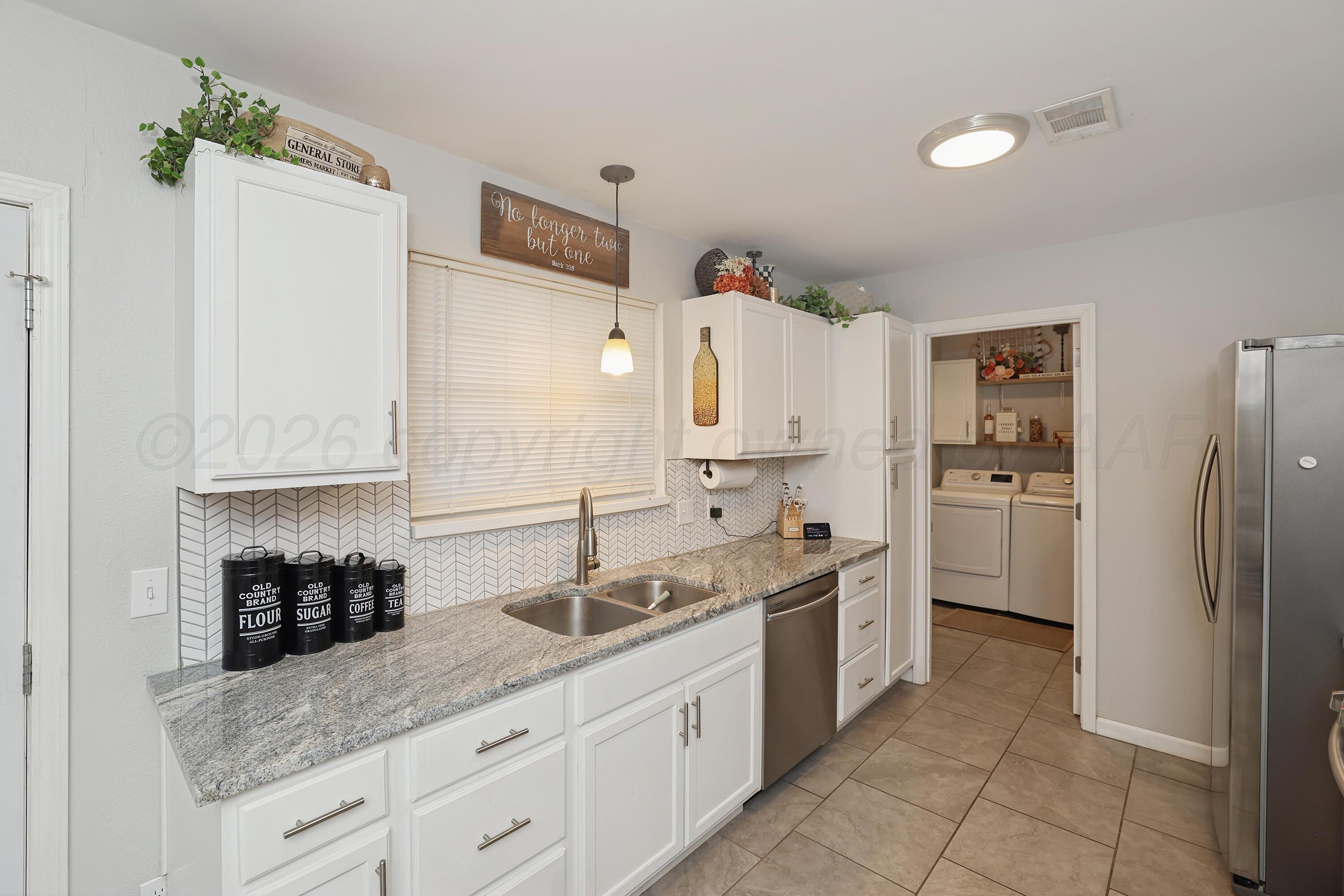 7809 Cervin Drive Amarillo, TX 79121 - Photo 10 of 32 10-Kitchen