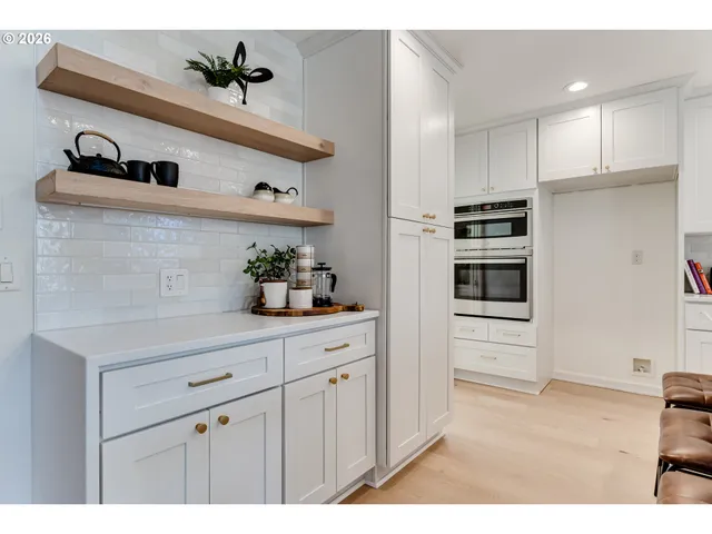 $1,200,000 | 3858 Mirror Pond Way, Eugene, OR 97408