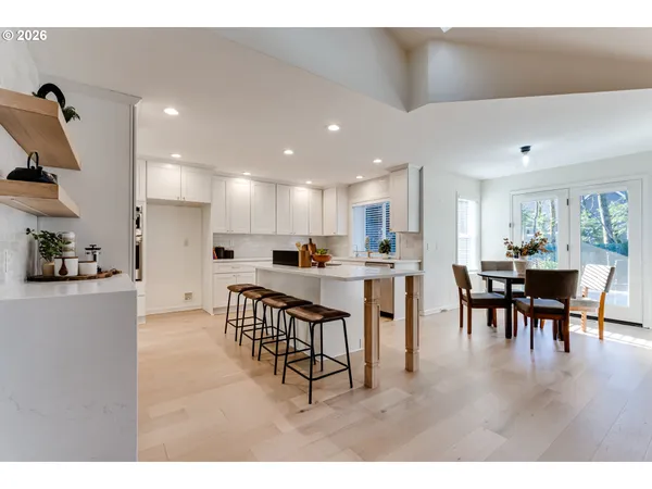 $1,095,000 | 3858 Mirror Pond Way, Eugene, OR 97408