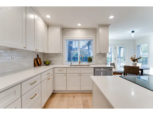 $1,095,000 | 3858 Mirror Pond Way, Eugene, OR 97408