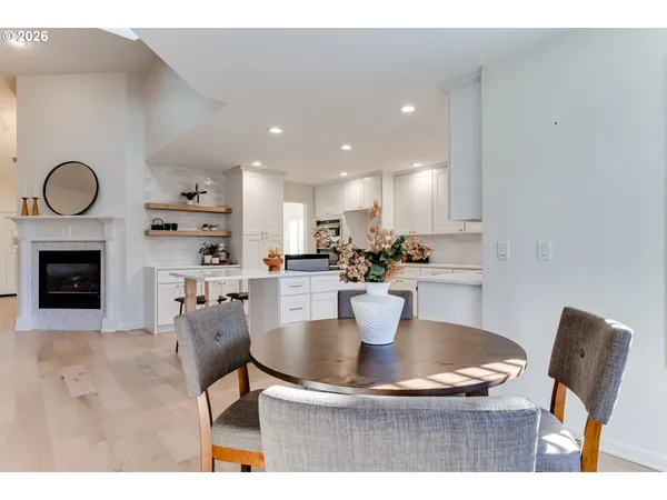 $1,095,000 | 3858 Mirror Pond Way, Eugene, OR 97408