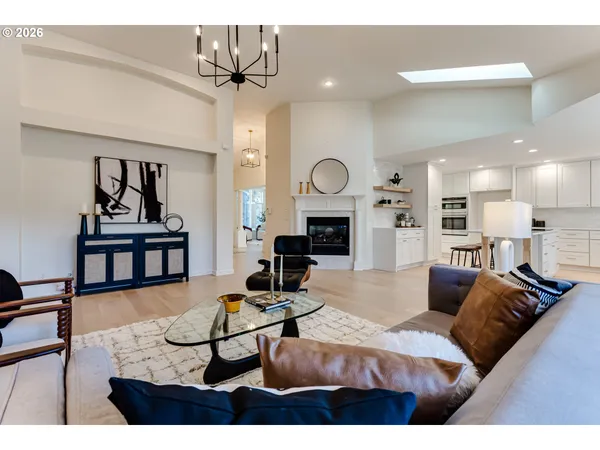 $1,095,000 | 3858 Mirror Pond Way, Eugene, OR 97408