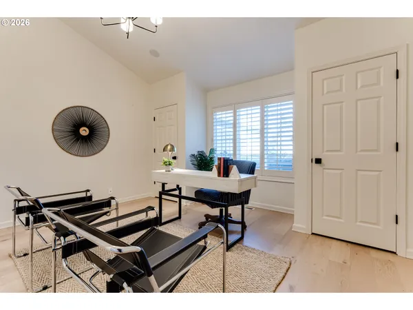 $1,095,000 | 3858 Mirror Pond Way, Eugene, OR 97408