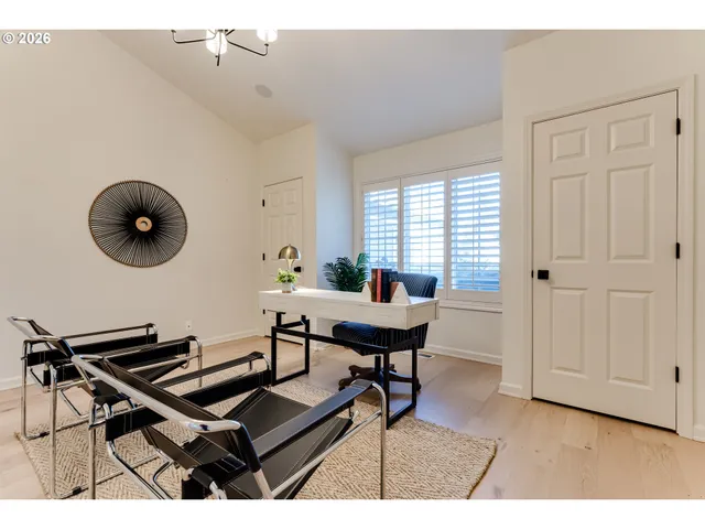 $1,200,000 | 3858 Mirror Pond Way, Eugene, OR 97408