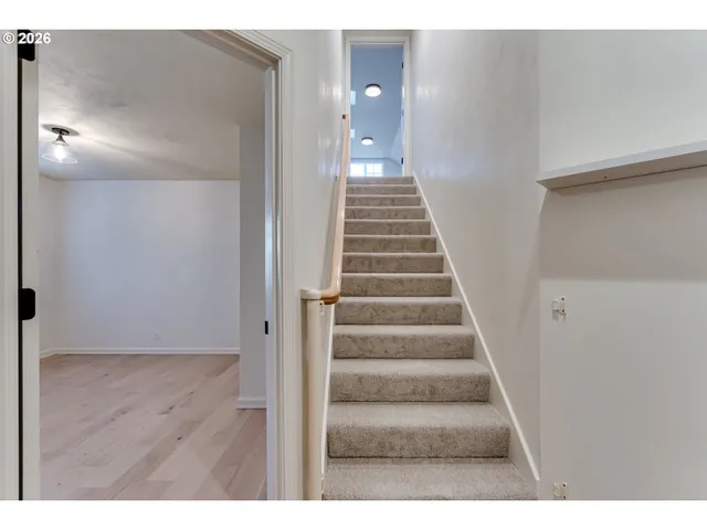 $1,200,000 | 3858 Mirror Pond Way, Eugene, OR 97408