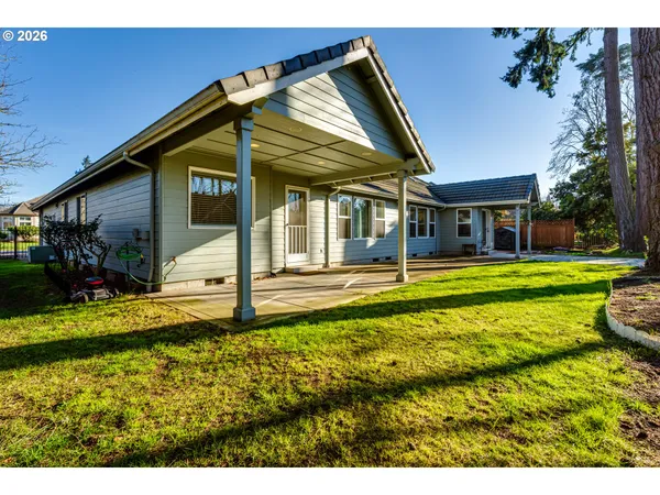 $1,095,000 | 3858 Mirror Pond Way, Eugene, OR 97408