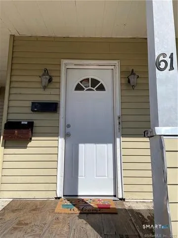 $375,000 | 61 8th Street, Derby, CT 06418