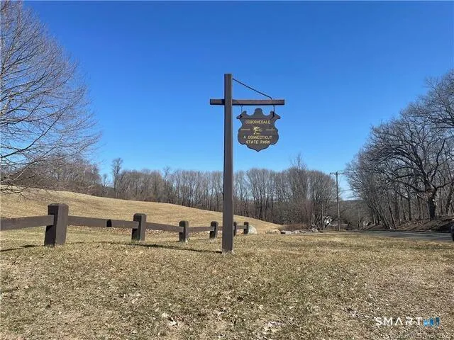 $375,000 | 61 8th Street, Derby, CT 06418