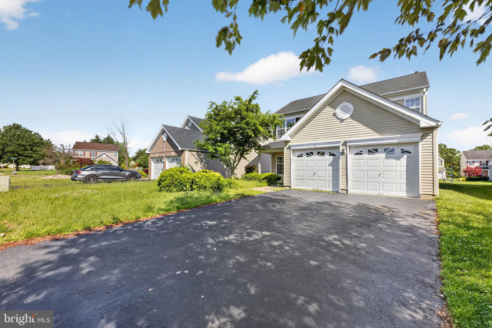 25 Sandstone Road East Windsor, NJ 08520 - Photo 2 of 30