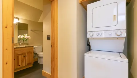 $799,000 | 10770 Donner Pass Road, Truckee, CA 96161