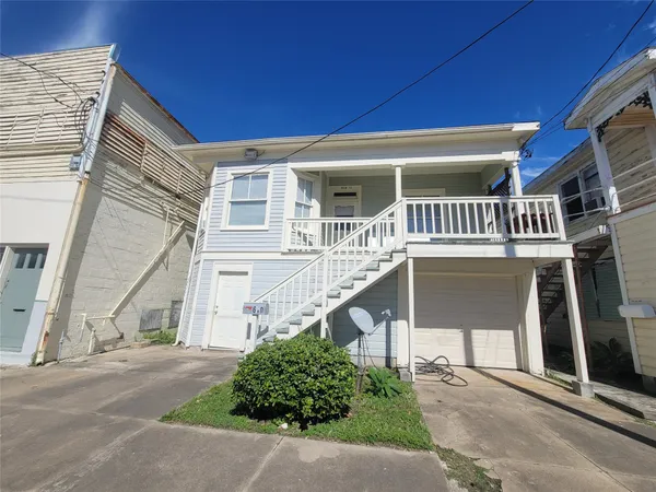 $1,150 | 610 16th Street, Galveston, TX 77550