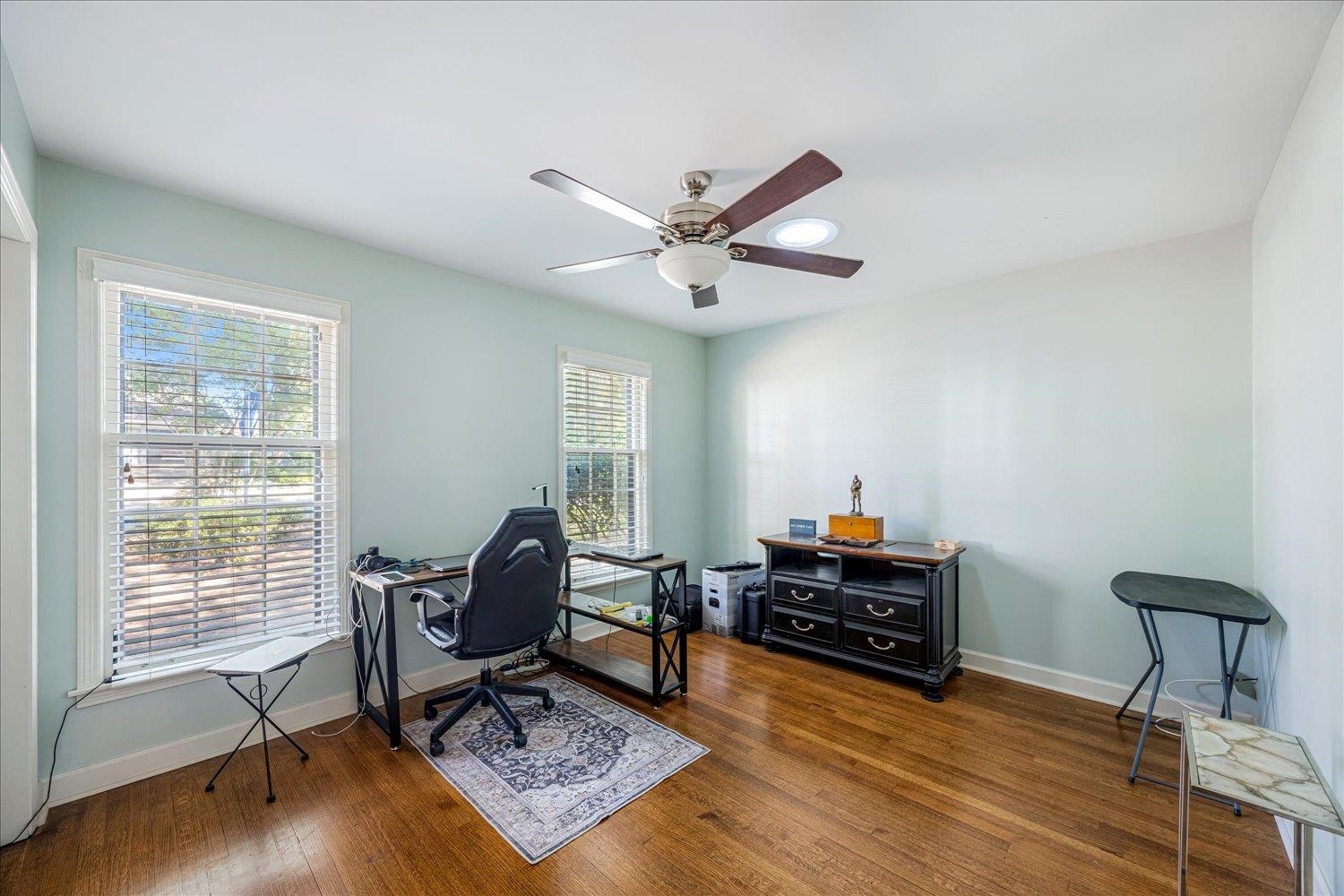 5323 Dee Road Memphis, TN 38117 - Photo 30 of 40 a living room with furniture and a window