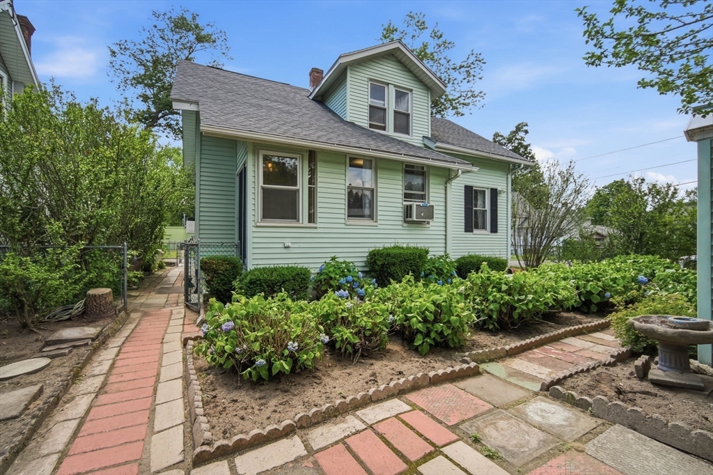 117 Burghardt Street Springfield, MA 01109 - Photo 37 of 42